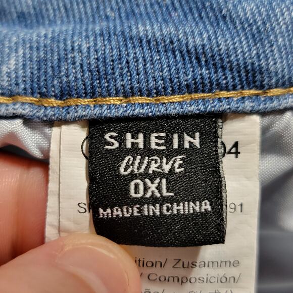 Shein Curve Denim Shorts w/ Celestial Print - Size 0XL - Picture 5 of 7